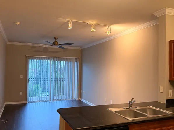 12901 Centre Park Cir APT 318, Herndon, VA 20171