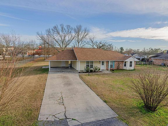 3rd image of 40049 Autumn Hill Ave