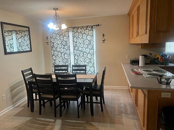 5th image of 1632 Fresno St