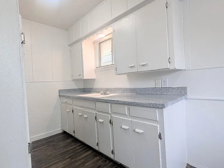 4810 Gaston Ave — Photo 9