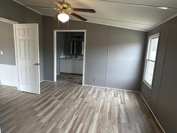 3rd image of 809 Club Pond Rd