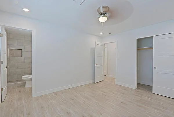 3 bed, 1200 sqft, $2,400 — Photo 2