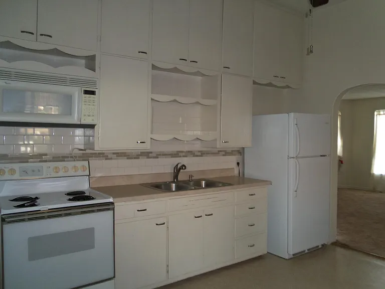 105 W 9th Ave #B — Photo 4