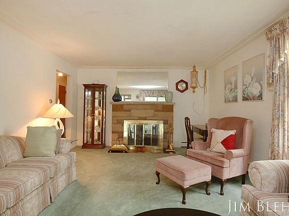 3rd image of 2044 Madison Ave SE