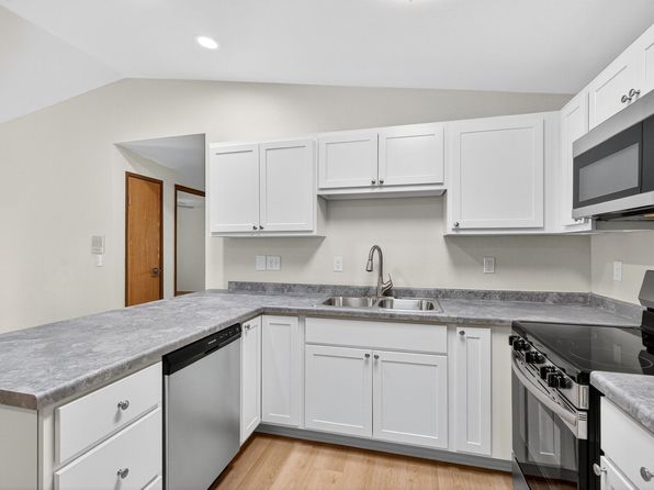 107-225 Turtle Creek Dr #2235