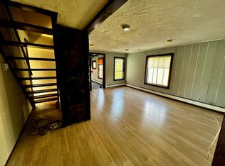 31 Dell Ave Floor 2, Hyde Park, MA 02136