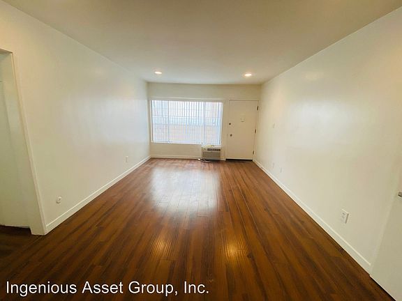 4th image of 748 N Hudson Ave #7918526