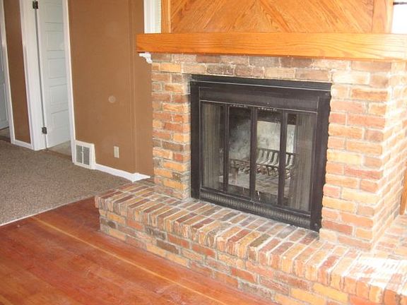 3rd image of 343 Hallowell Ln