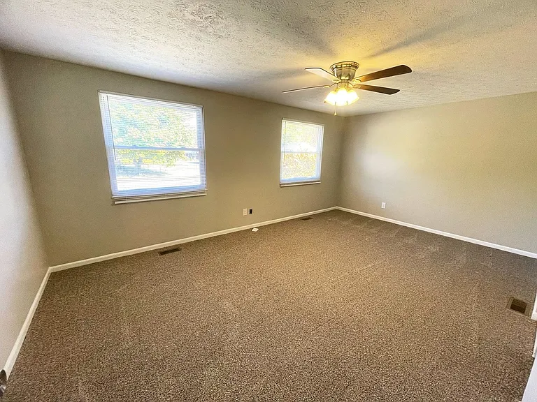 5516 Hasbrook Dr — Photo 12
