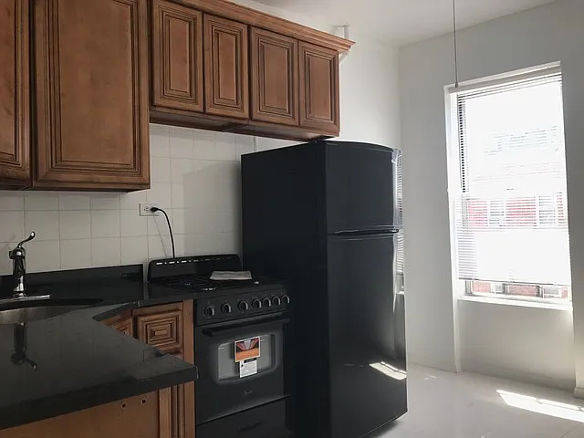 135 Grand Street — Photo 4