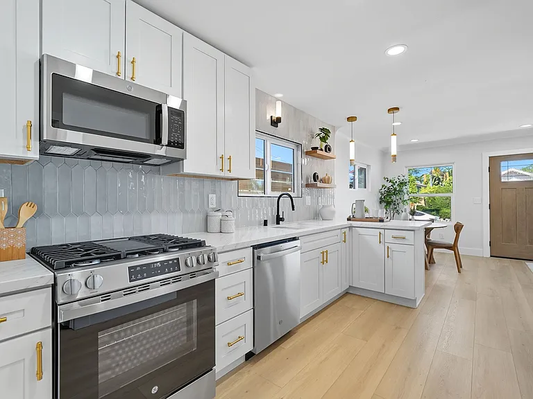 3621 Collier Ave — Photo 8
