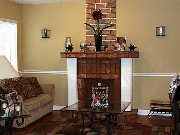 5th image of 859 NW 208th Way