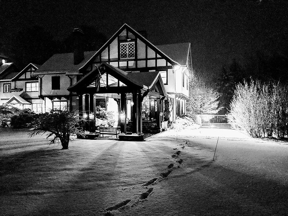 2nd image of 36 Perry Ln
