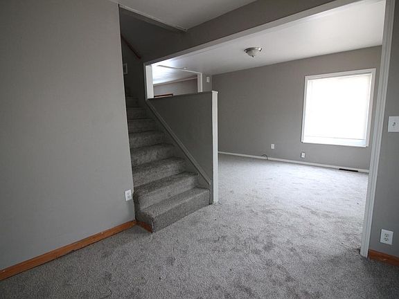 5th image of 26220 Belanger St