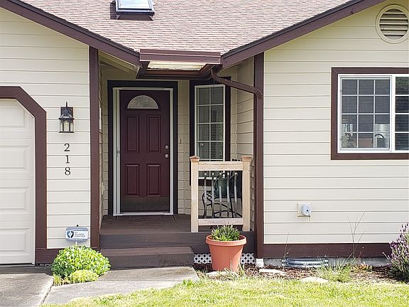 3rd image of 218 SE 11th St