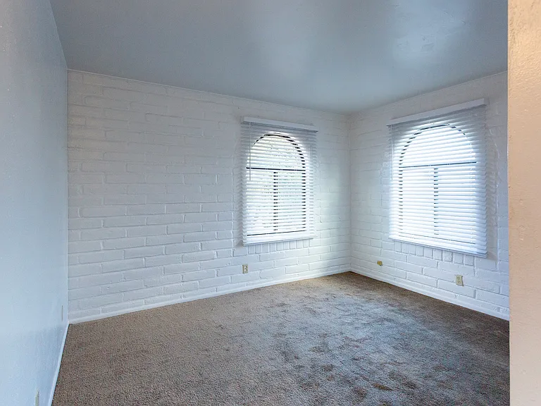 565 N Macnab Dr #A — Photo 18