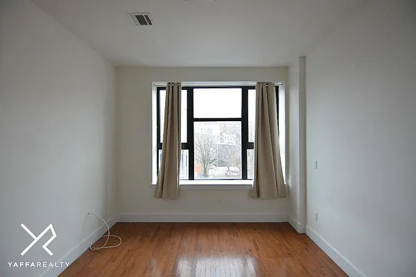 Rented by Yaffa Realty LLC | media 4