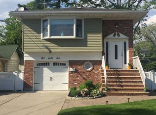 161 E Maujer St, Valley Stream, NY 11580