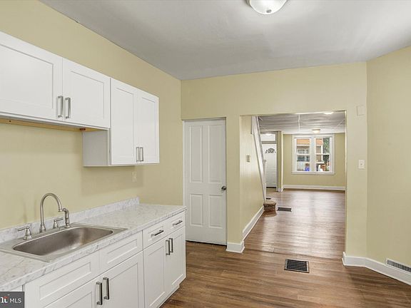 5th image of 52 Balm St
