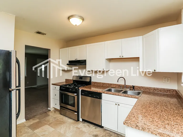 774 Crowden Dr — Photo 6