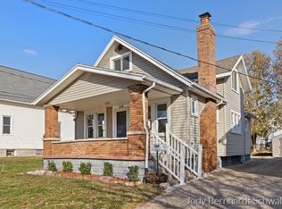 1318 Ashland Ave NE, Grand Rapids, MI 49505