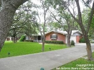 216 Fleetwood Dr, Hollywood Park, TX 78232