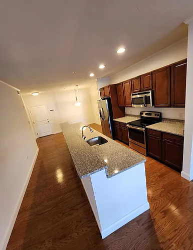 855 Main St #105 Photo 1
