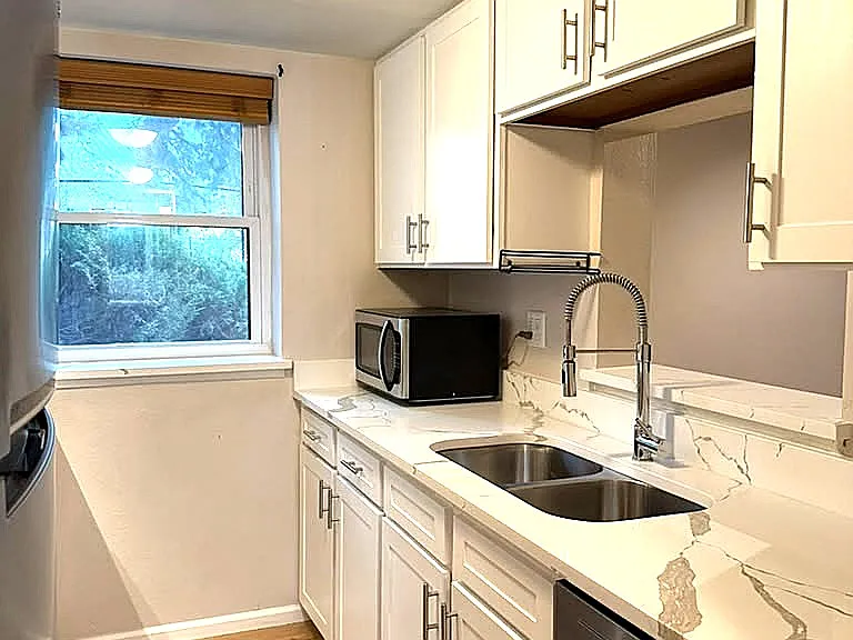 6470 S Dayton St — Photo 3