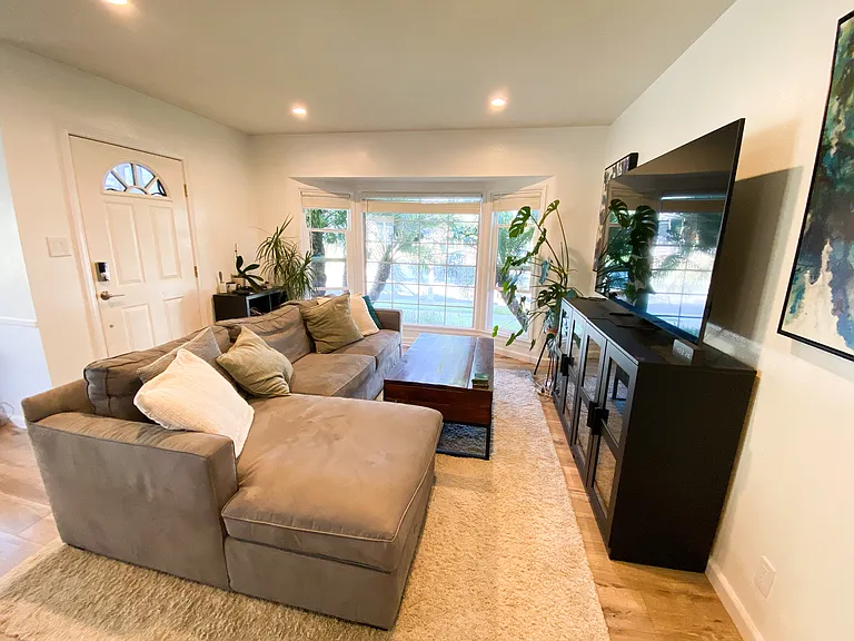 5023 Faust Ave — Photo 4
