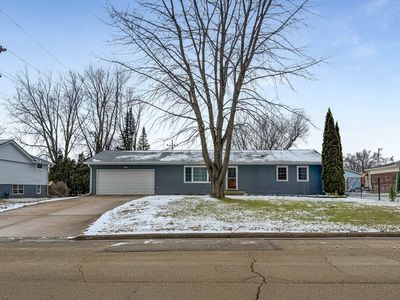 711 Virginia Ave, Lena, IL, 61048