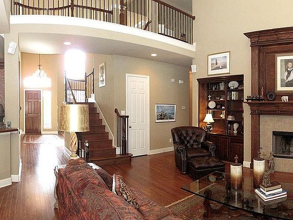 4th image of 5820 Sterling Dr