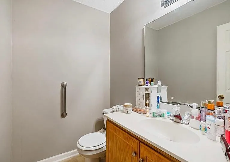 1228 Southwood St — Photo 10