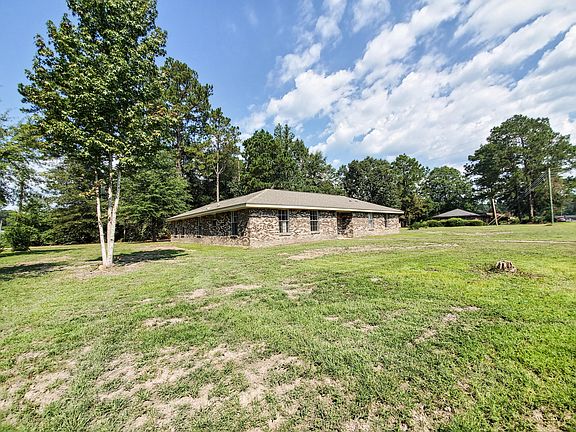 3rd image of 136 Anita Dr