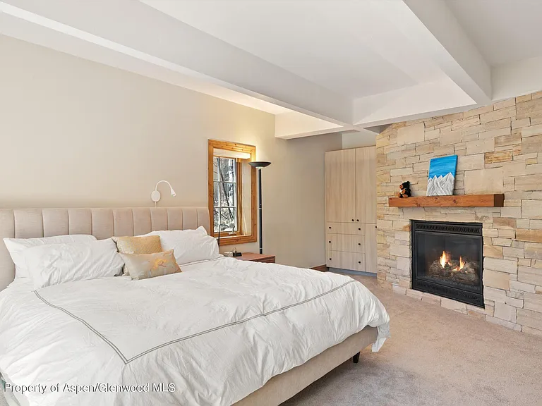 64 Eastwood Dr — Photo 16