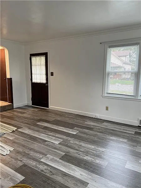 3 bed, 1.5 bath, $1,200 — Photo 2
