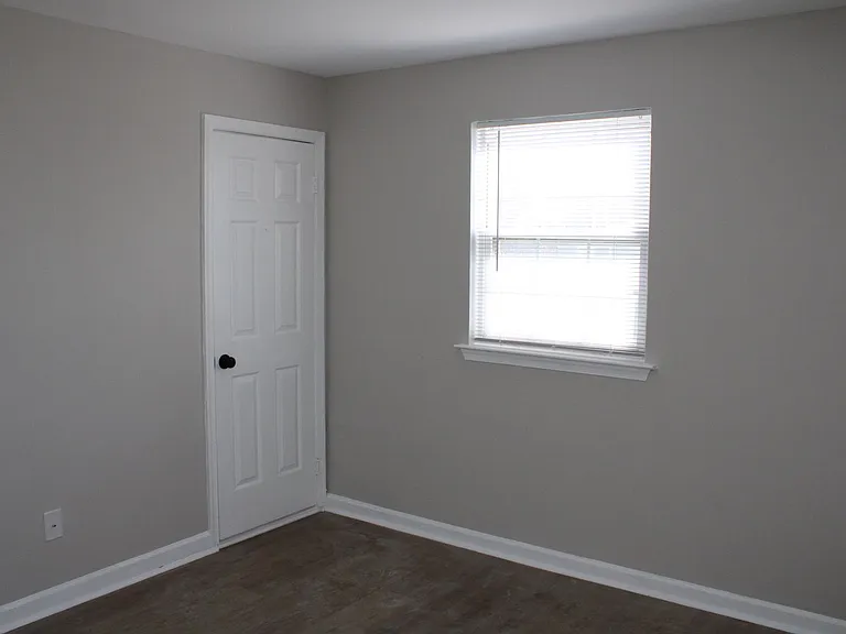 1533 Baltimore Ave — Photo 11