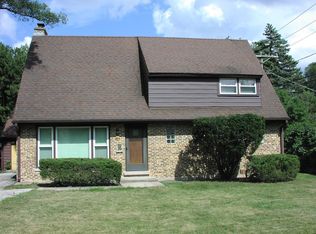 1523 Cedar Ln, Northbrook, IL 60062
