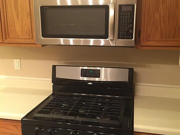 3rd image of 1382 Daffodil Ln
