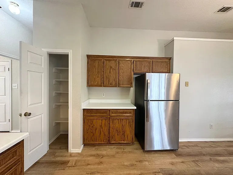 607 Hogan Dr — Photo 17