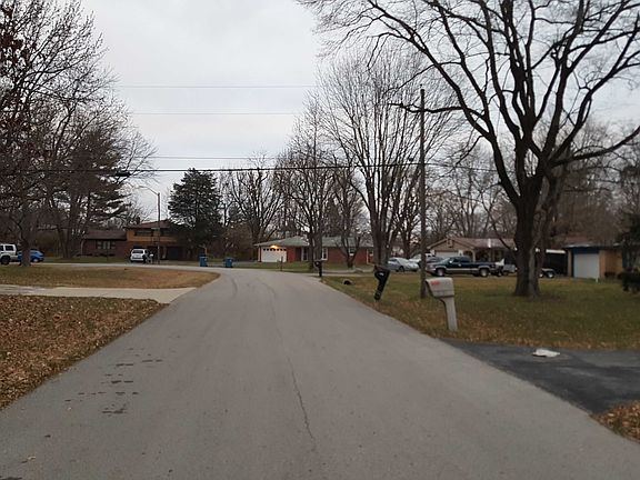 5th image of 2535 Lincoln Ln