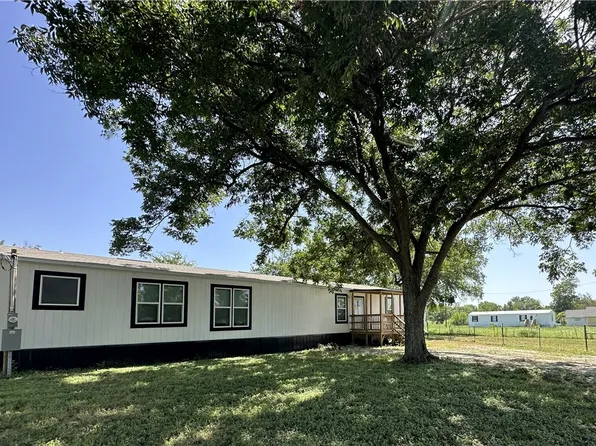 404 E Collins St, Bremond, TX 76629