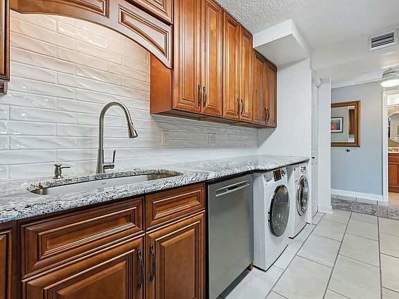 3rd image of 400 20th Ave. N #1203