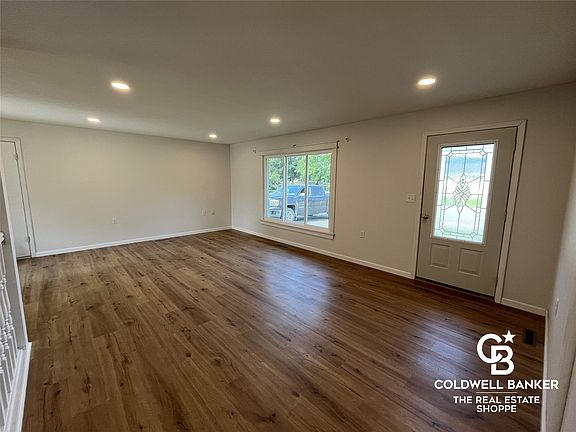4th image of 1211 Santa Fe St