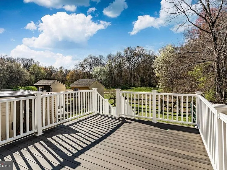 71 Alexis Dr — Photo 14