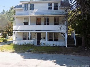 79 Smith St, Putnam, CT 06260