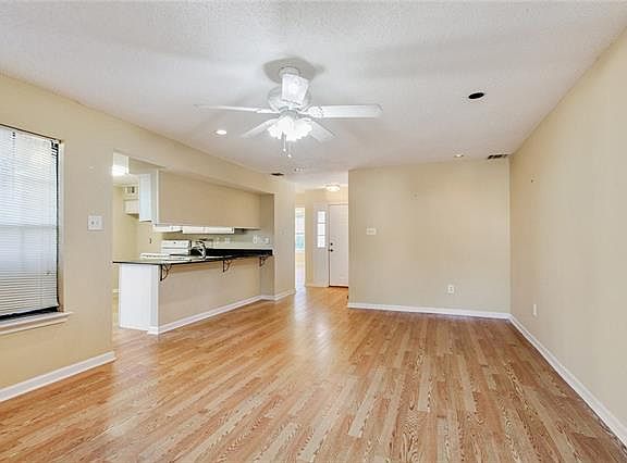 3rd image of 1500 W Esplanade Ave APT 33E