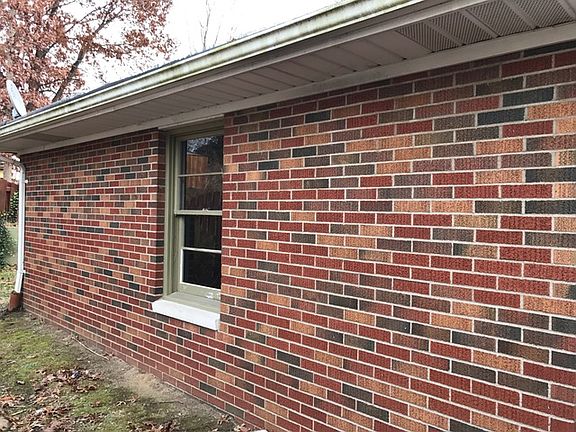 4th image of 340 S Benton St