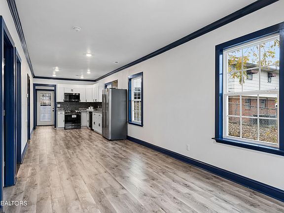 5th image of 506 Church St
