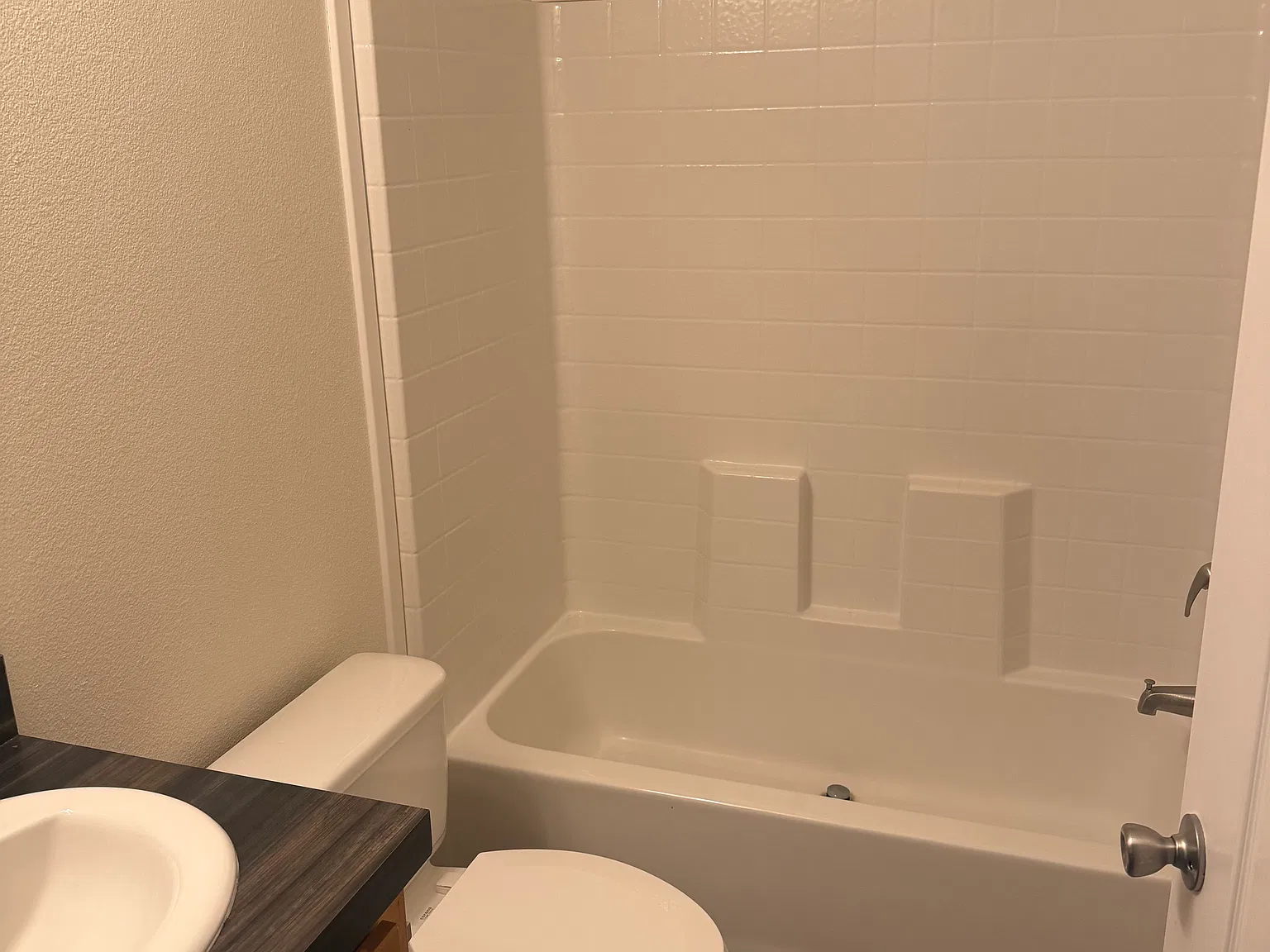 2 bed, 1000 sqft, $2,000 — Photo 4