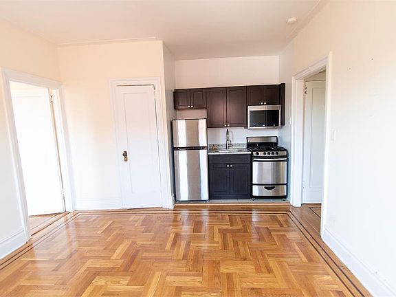 2nd image of 3285 33rd St APT B8